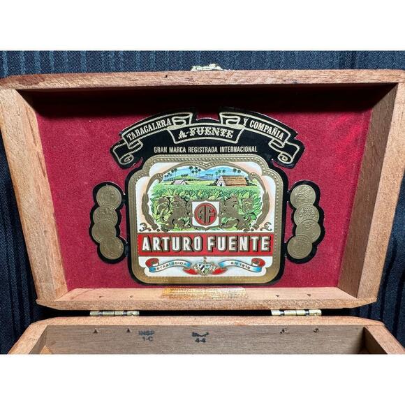 Arturo Fuente Short Story Wood Cigar Box Only Hand Made In Dominican Republic - Picture 6 of 10